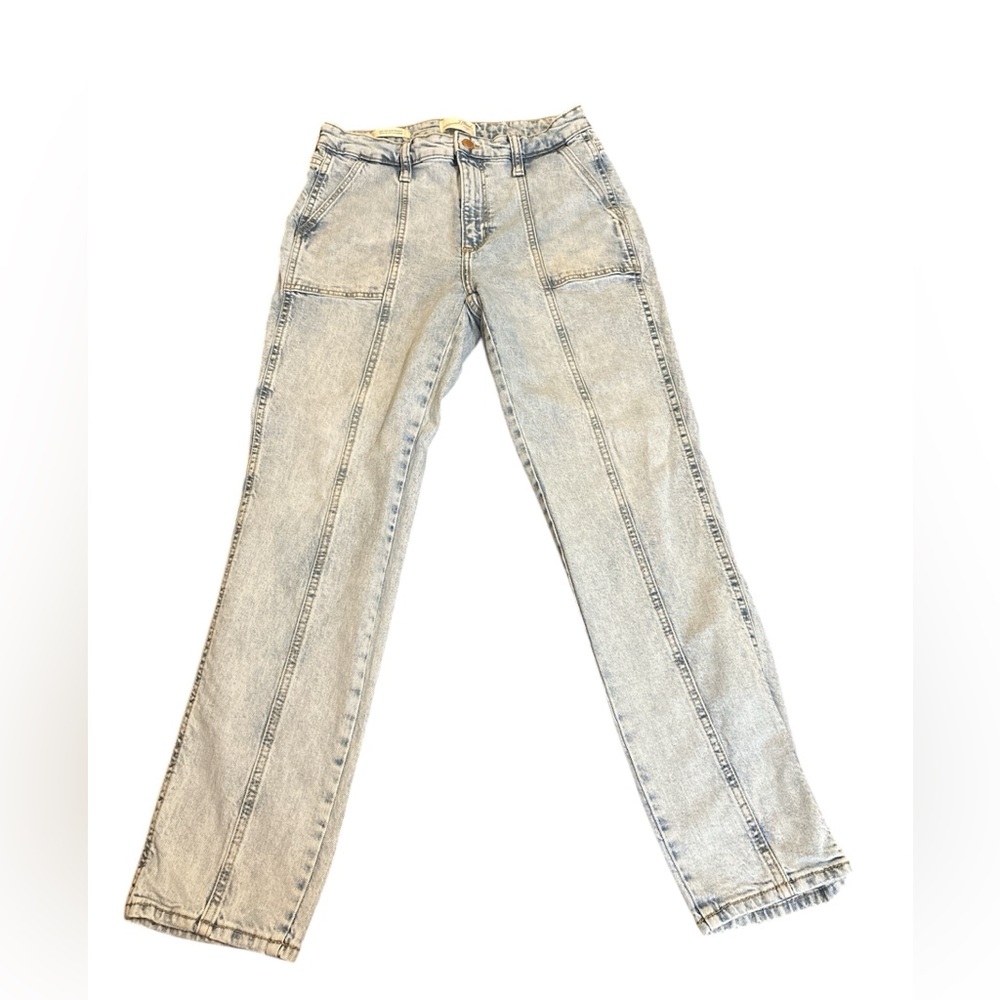 Universal Thread Women’s High Rise Slim Straight Jeans